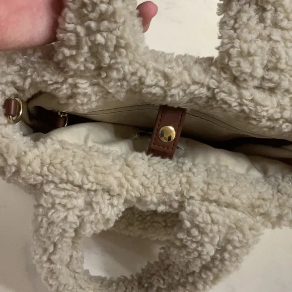 Aspen fluffy purse - Picture 6 of 8